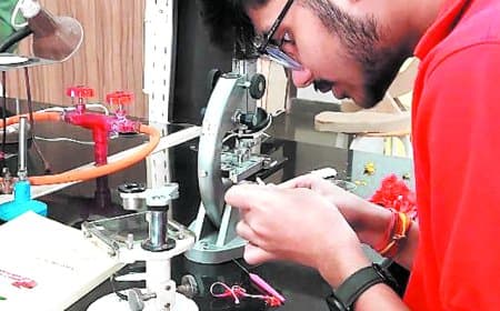 कचरे से हेल्थ प्रोडक्ट बनाकर अजयदीप ने रचा नवाचार का इतिहास