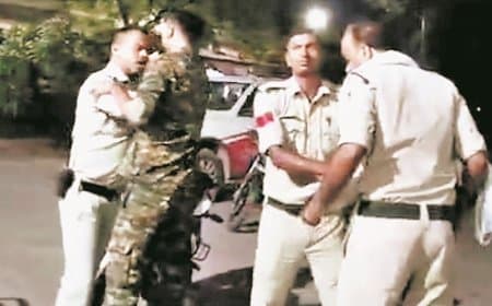 कोतवाली परिसर में भिड़े दो आरक्षक, वायरल वीडियो से मचा हड़कंप