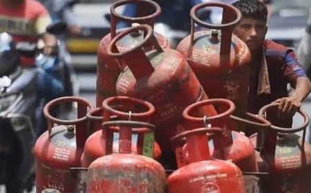 भारत: रसोई गैस सिलेंडर 29 रुपए महंगा... भोपाल में भोपाल में 947 और ग्वालियर-उज्जैन में 1000 के पार