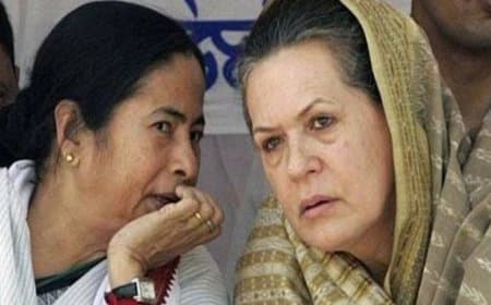 सोनिया का ममता को खुला ऑफर... टीएमसी का कांग्रेस में करें विलय, पार्टी में देंगे राष्ट्रीय उपाध्यक्ष का पद