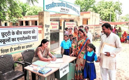 स्कूलों में ताला, फिर भी नामांकन बढ़ा; आंकड़ों पर उठे सवाल