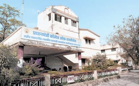 कॉलेज गोद लेंगे आंगनबाड़ी, बच्चों संग सीखेंगे समाज की चुनौतियां भी