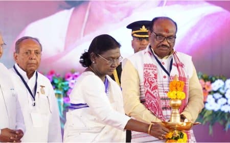  राष्ट्रपति बोलीं- आदिवासियों युवाओं को आधुनिक शिक्षा, कौशल और डिजिटल सशक्तीकरण से जोड़ना होगा