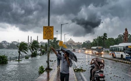 MP Weather Alert: मध्य प्रदेश में 70 किमी की रफ्तार से आंधी का अलर्ट, देश के 17 राज्यों में बारिश की संभावना