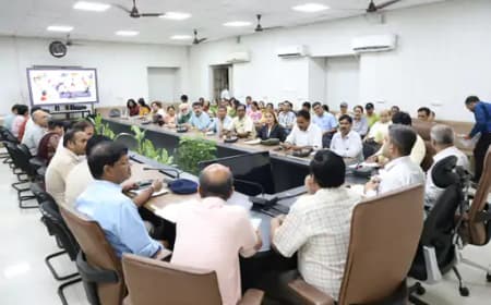 NEET UG 2026: भोपाल में 13 हजार से ज्यादा छात्र देंगे परीक्षा, प्रशासन ने किए सुरक्षा के कड़े इंतजाम