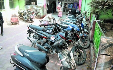 जिला अस्पताल पार्किंग टेंडर विवाद में जगह बनी अनुबंध अटकने की वजह