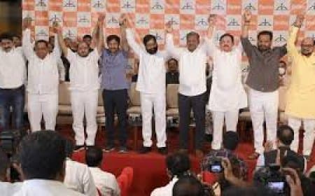 महाराष्ट्र में शिवसेना में बड़ी टूट: उद्धव ठाकरे गुट के 6 सांसद शिंदे गुट में शामिल
