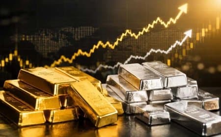 सेंसेक्स-निफ्टी में उछाल.... चांदी 6,550 सस्ती और सोना 2,156 रुपए गिरकर 1.40 लाख पर आया 
