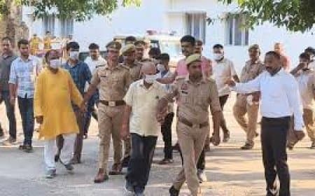 राम मंदिर चढ़ावा चोरी: 8 आरोपियों के घरों पर पुलिस की छापेमारी, दस्तावेजों की जांच शुरू
