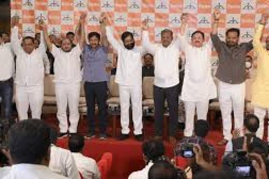 महाराष्ट्र में शिवसेना में बड़ी टूट: उद्धव ठाकरे गुट के 6 सांसद शिंदे गुट में शामिल