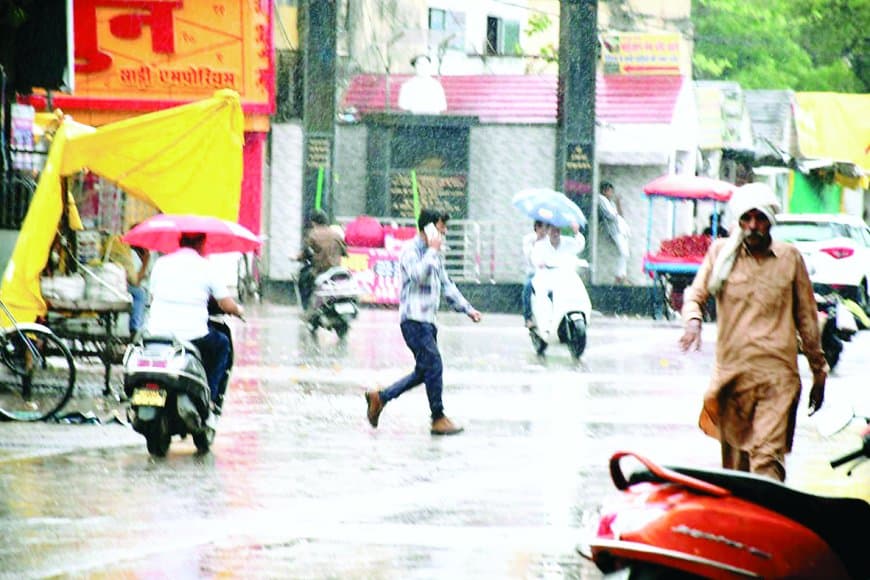 बारिश की आहट से रीवा में सीवरेज परियोजना के जख्म हरे
