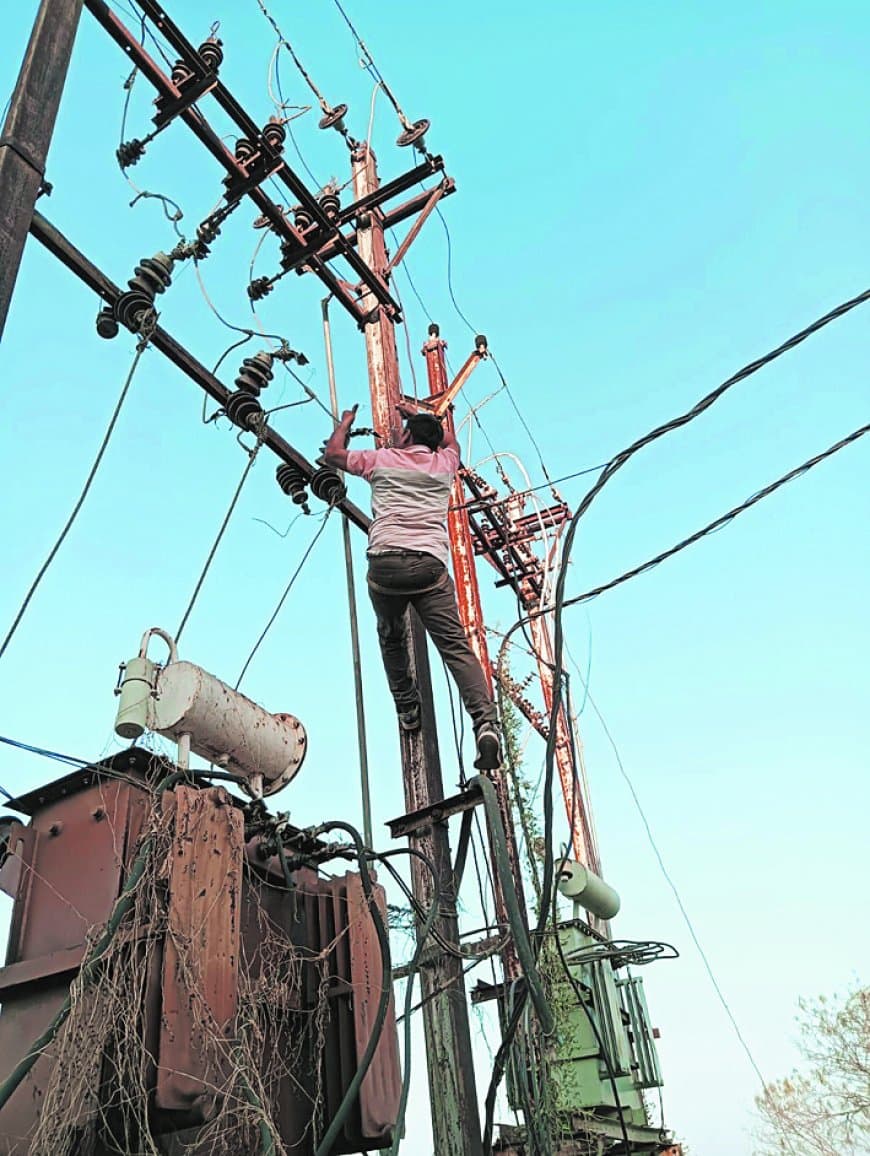 भीषण गर्मी में बिजली खपत रिकॉर्ड स्तर पर, ट्रांसफार्मर फेल बढ़े