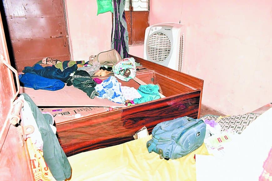 सूने मकान में लाखों की चोरी, पकड़ा चोर भी फरार हुआ