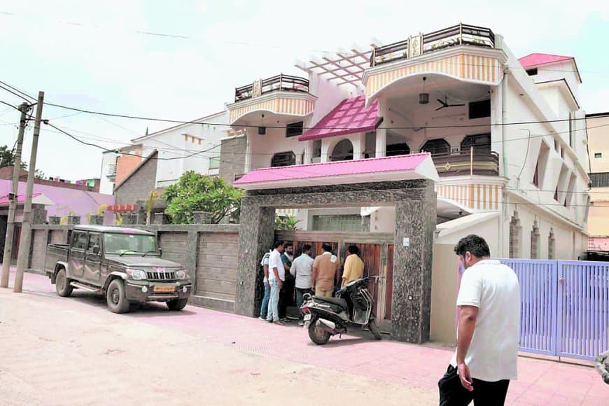 रीवा में ईडी की दबिश, चार संविदाकारों के ठिकानों पर जांच जारी