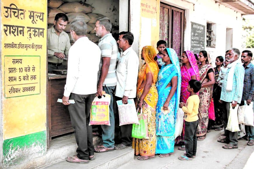 पीडीएस वितरण में प्रगति, फिर भी सैकड़ों दुकानों पर अधूरा राशन