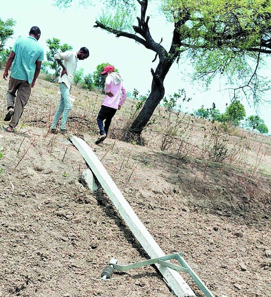 नागौद में 7.20 किलोमीटर बिजली तार चोरी, 17 पोल क्षतिग्रस्त, गांवों की आपूर्ति ठप पूरी