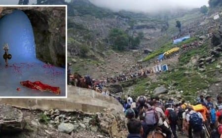 सुरक्षा के सख्त पहरे में जम्मू से तीसरा जत्था रवाना...पवित्र गुफा में बाबा बर्फानी अपने पूर्ण आकार में विराजमान 