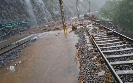 मानसून का टूटा कहर... मध्यप्रदेश में नदिया उफान पर... मुंबई में धंस गया रेलवे ट्रैक... 20 ट्रेन कैंसिल