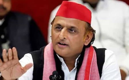 राम मंदिर दान विवाद: अखिलेश यादव का बीजेपी पर हमला, सत्ता के दो केंद्रों का किया जिक्र