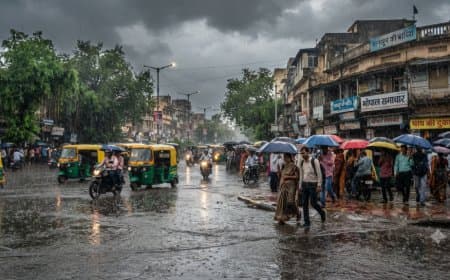 MP Weather Update: मध्य प्रदेश के इन जिलों में भारी बारिश और आंधी का अलर्ट, जानें कल कैसा रहेगा मौसम