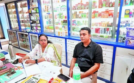 मैहर में मेडिकल स्टोर्स पर संयुक्त जांच, दवाओं के सैंपल जब्त, अनियमितताओं पर होगी कार्रवाई