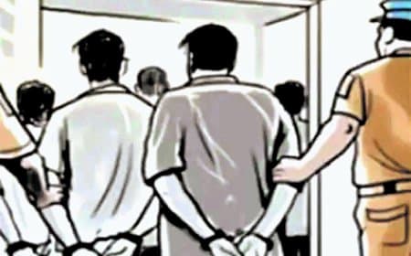 वाहन चोर और मोबाइल स्नैचर गैंग गिरफ्तार, तीन वारदातों का खुलासा, चोरी का माल बरामद