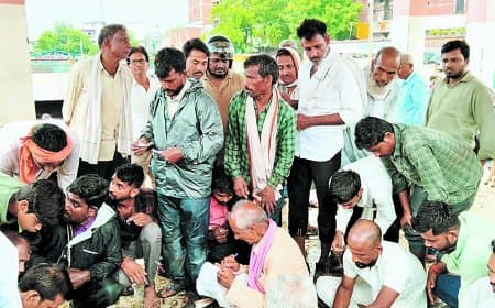 खुटार बकरी बाजार में निकासी शुल्क वसूली पर उठे सवाल, जांच की मांग तेज हुई