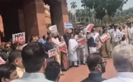 संसद का मानसून सत्र: एनडीए और विपक्ष में तीखी तकरार, दोनों सदनों की कार्यवाही स्थगित