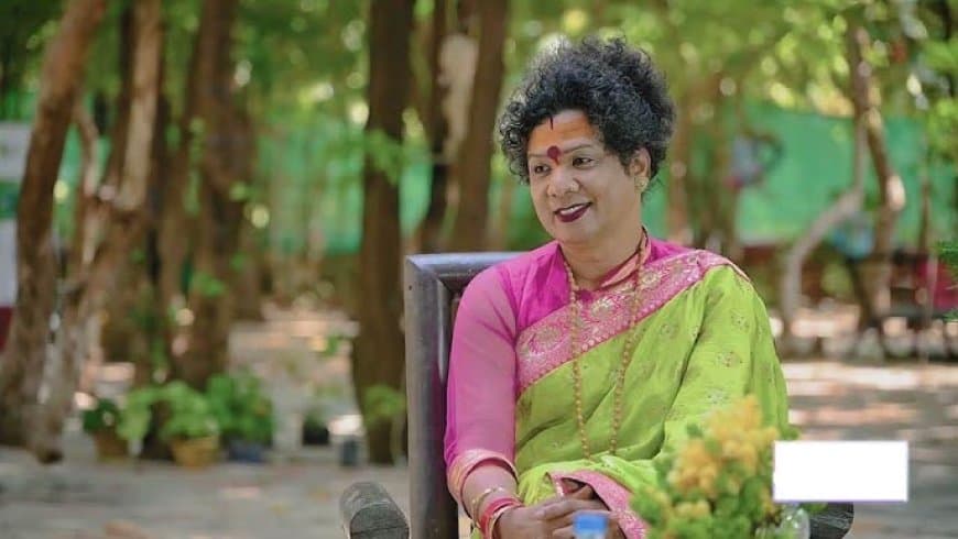 दतिया में दिलचस्प नजारा... उपचुनाव में मंगल गीत से सजा चुनावी मंच... अब नजर उतारकर मांगे जा रहे वोट 