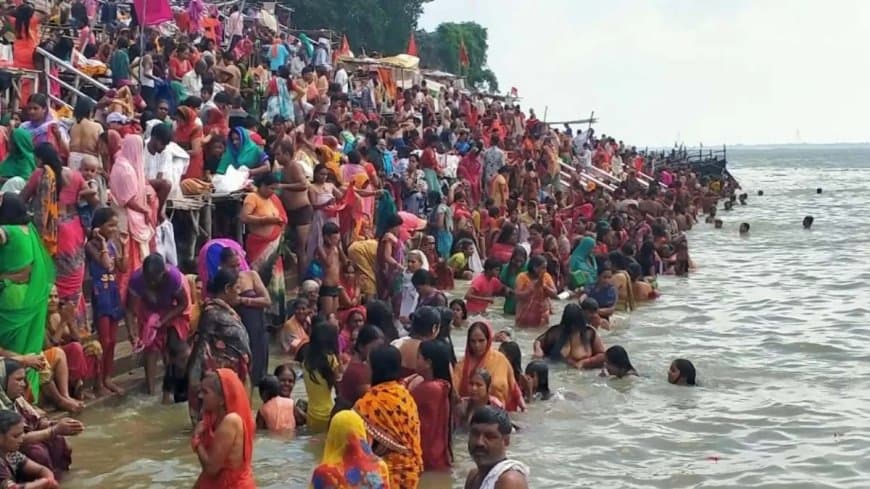 गुरु की महिमा और अटूट आस्था:  मध्यप्रदेश में गुरु पूर्णिमा पर उमड़ा श्रद्धा का सैलाब...चारों तरफ गूंजे जयकारे