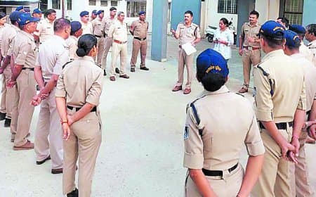कबाड़ी मोहल्ले में पुलिस की दबिश बेअसर, अवैध नशे के कारोबार पर उठे गंभीर सवाल फिर