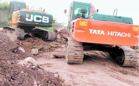 सोहागी पहाड़ में जब्त पोकलेन मशीनें गायब, वन विभाग की कार्रवाई पर उठे गंभीर सवाल
