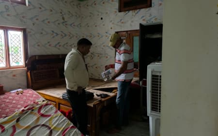 गुना में पंचायत सचिव के घर 3 करोड़ की डकैती, खिड़की काटकर घुसे बदमाश और ले गए सोना-चांदी व कैश
