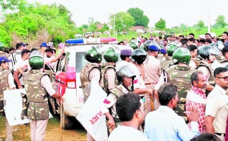 लापता युवक का शव मिलने पर बवाल, पथराव में पुलिस घायल, जांच तेज हुई अब