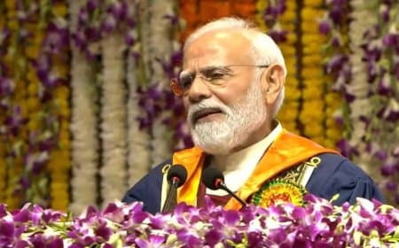 दिल्ली: पीएम मोदी ने कहा-मैं बाबा बागेश्वर तो नहीं हूं... लेकिन छात्रों के मन कुछ न कुछ तो चलता होगा