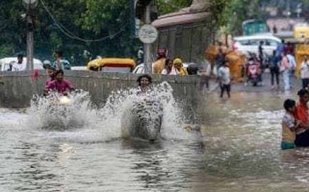 देशभर में कुदरत का कहर: मध्यप्रदेश समेत छह राज्यों में आफत की मूसलाधार... उत्तराखंड में फटा बादल