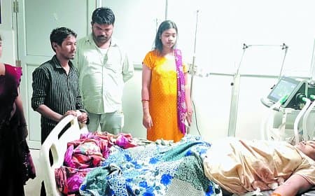 प्रसव के बाद प्रसूता की मौत, परिजनों ने जिला अस्पताल में हंगामा कर लापरवाही के आरोप लगाए