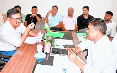 जिला अस्पताल के सर्जरी वार्ड में हंगामा, नशे और धमकी के आरोपों से डॉक्टरों में बढ़ी चिंता