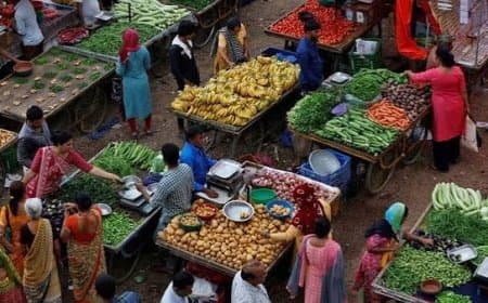 Retail Inflation July 2026: जुलाई में खुदरा महंगाई बढ़कर 4.45% पर पहुंची, खाद्य पदार्थों और सब्जियों के दाम बढ़े