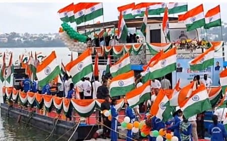 मध्य प्रदेश में हर घर तिरंगा : भोपाल के बड़े तालाब की लहरों पर लहराया तिरंगा... जिलों में गूंजे देशभक्ति के नारे