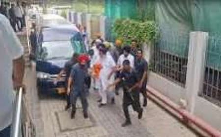 Sukhbir Singh Badal Attacked in Nanded: महाराष्ट्र में अकाली दल प्रमुख सुखबीर बादल पर हमला, आरोपी गिरफ्तार