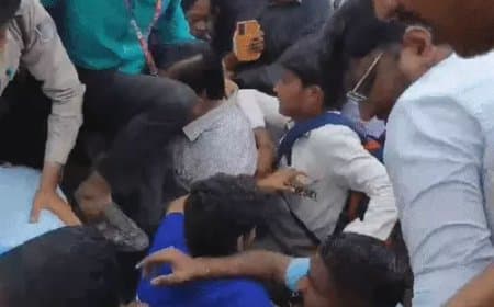 मध्यप्रदेश: उज्जैन के नागचंद्रेश्वर मंदिर में करंट की अफवाह के बाद भगदड़ जैसे स्थिति, कई श्रद्धालु घायल