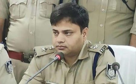 कटनी सीएसपी आवास हमला कांड: पूर्व एसपी अभिजीत सहित 4 अफसरों पर कोर्ट में परिवाद, बढ़ सकती हैं मुश्किलें