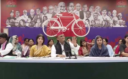 यूपी में सपा का एलान: महिलाओं के लिए शुरू होगी स्त्री सम्मान समृद्धि योजना, सालाना मिलेंगे 40 हजार