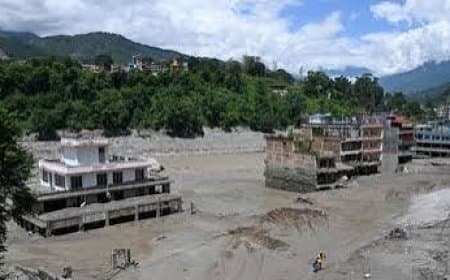 नेपाल-तिब्बत सीमा पर झील फटने से तबाही, भोटेकोशी और नारायणी नदी के पास हाई अलर्ट जारी