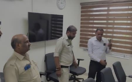 भोपाल स्वास्थ्य संचालनालय में कुर्की कार्रवाई: 4 करोड़ का बकाया चुकाने के लिए कंप्यूटर और गाड़ियां जब्त