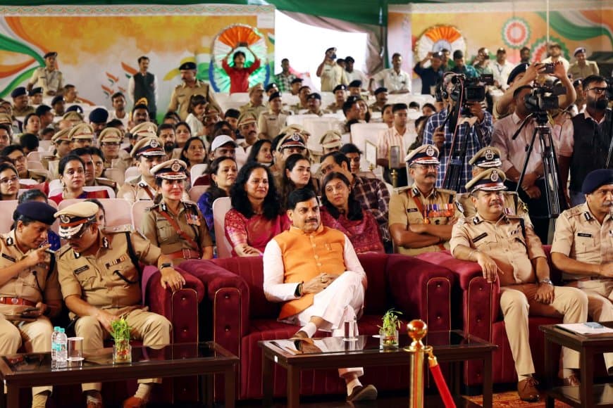 मध्यप्रदेश: राष्ट्रपति पुरस्कार से अलंकृत 47 पुलिस अफसर सम्मानित... सीएम बोले-पुलिस सेवा और सुशासन की रीढ़ 