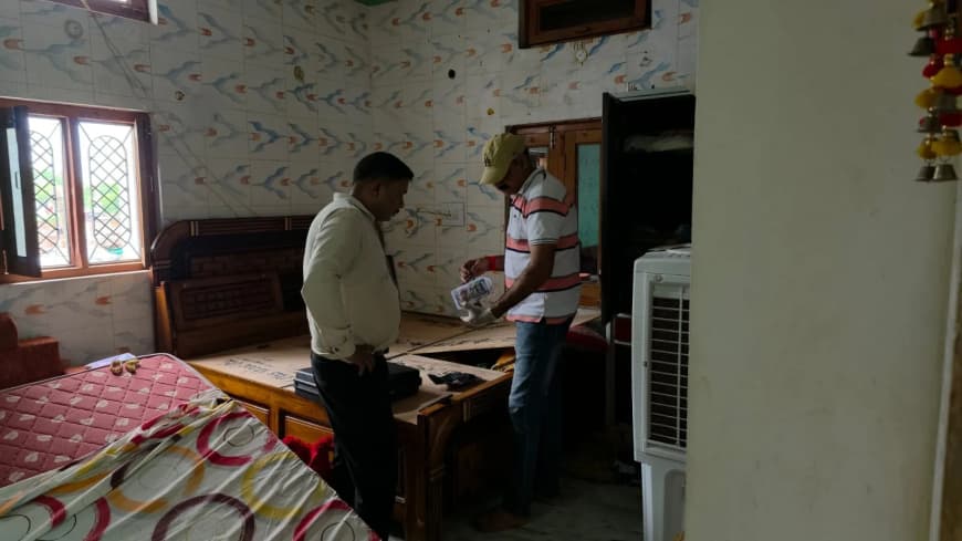 गुना में पंचायत सचिव के घर 3 करोड़ की डकैती, खिड़की काटकर घुसे बदमाश और ले गए सोना-चांदी व कैश