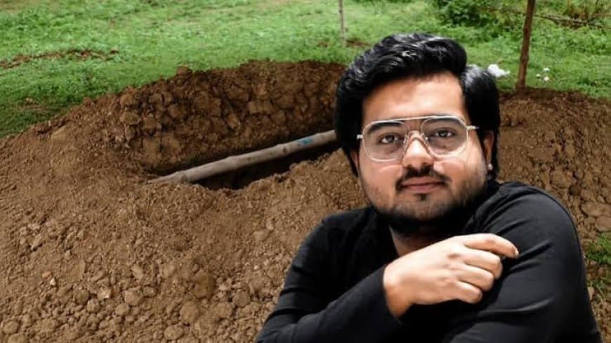अतीक अहमद के बेटे आबान का कसारी-मसारी में अंतिम संस्कार, जनाजे में शामिल होने प्रयागराज पहुंचे उमर और अली