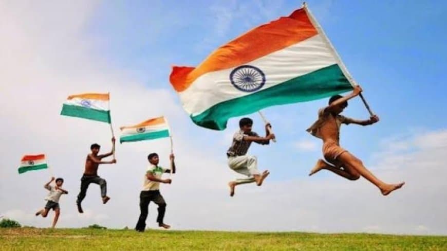 इन गीतों के बिना नहीं मनाया जाता आजादी का जश्न... जानिए टॉप टेन गाने